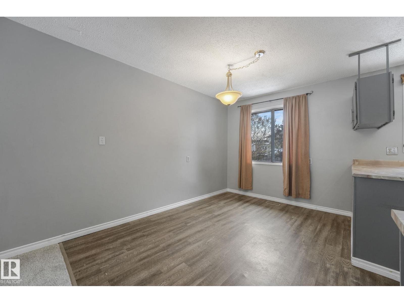 6411 12 Av Nw, Edmonton, Alberta  T6L 2G3 - Photo 12 - E4470152