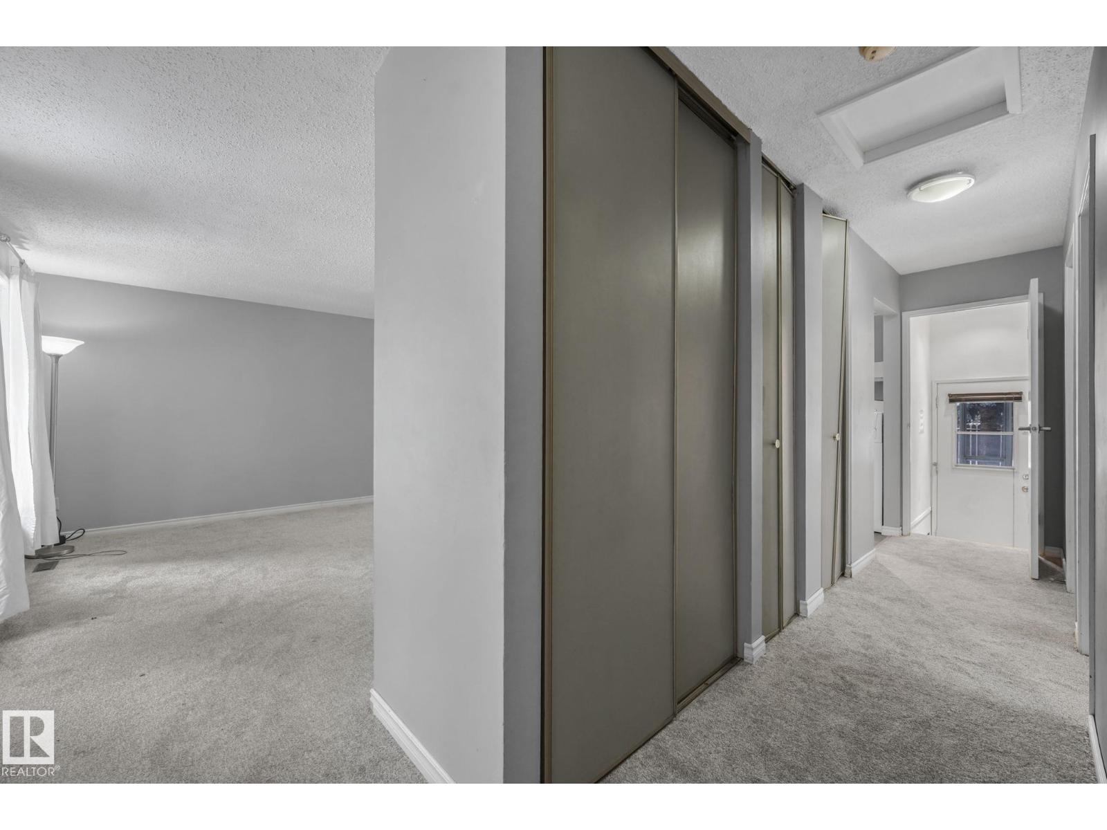 6411 12 Av Nw, Edmonton, Alberta  T6L 2G3 - Photo 8 - E4470152