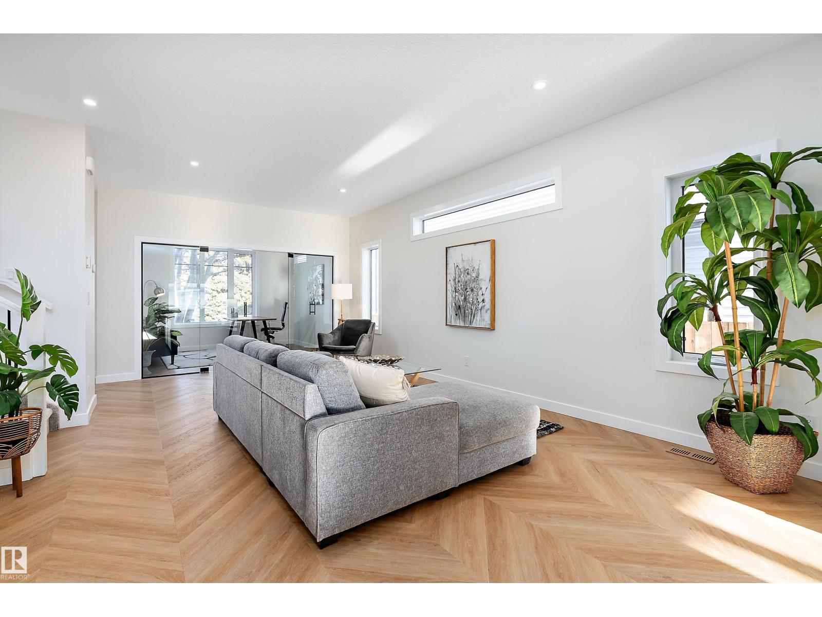 7509 Rowland Rd Nw, Edmonton, Alberta  T6A 3W4 - Photo 11 - E4470159