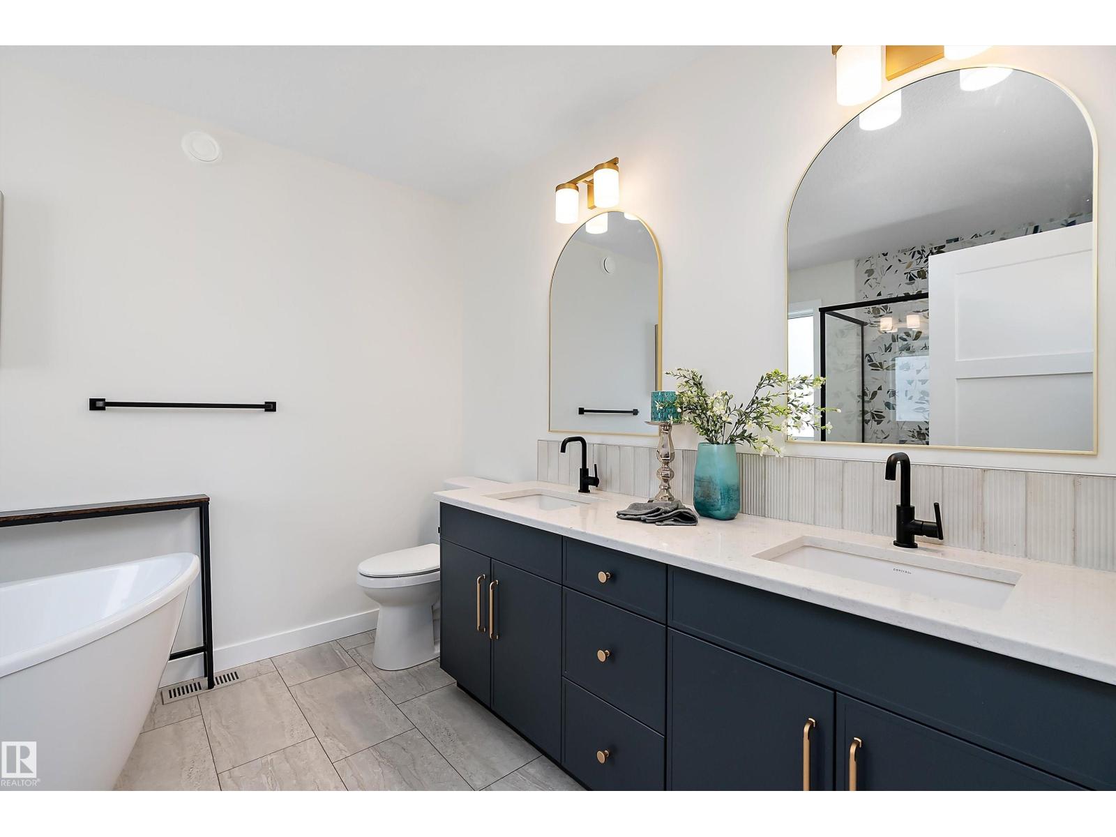 7509 Rowland Rd Nw, Edmonton, Alberta  T6A 3W4 - Photo 24 - E4470159