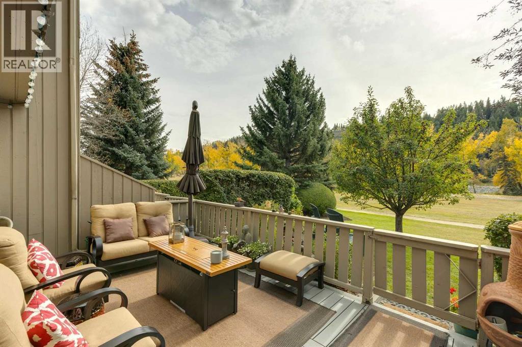 3841 Point Mckay Road Nw, Calgary, Alberta  T3B 4V7 - Photo 4 - A2274438