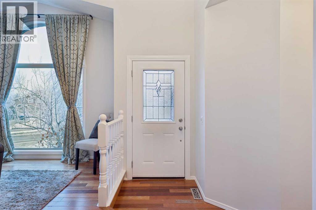 2208 Sirocco Drive Sw, Calgary, Alberta  T3H 2T9 - Photo 2 - A2275448