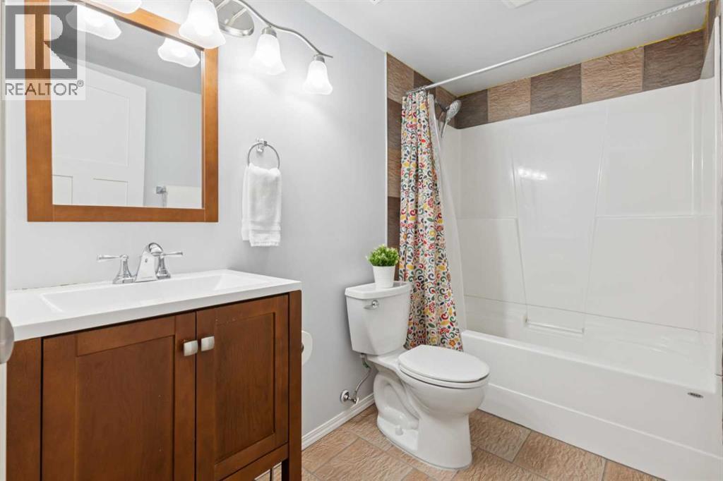 2208 Sirocco Drive Sw, Calgary, Alberta  T3H 2T9 - Photo 44 - A2275448