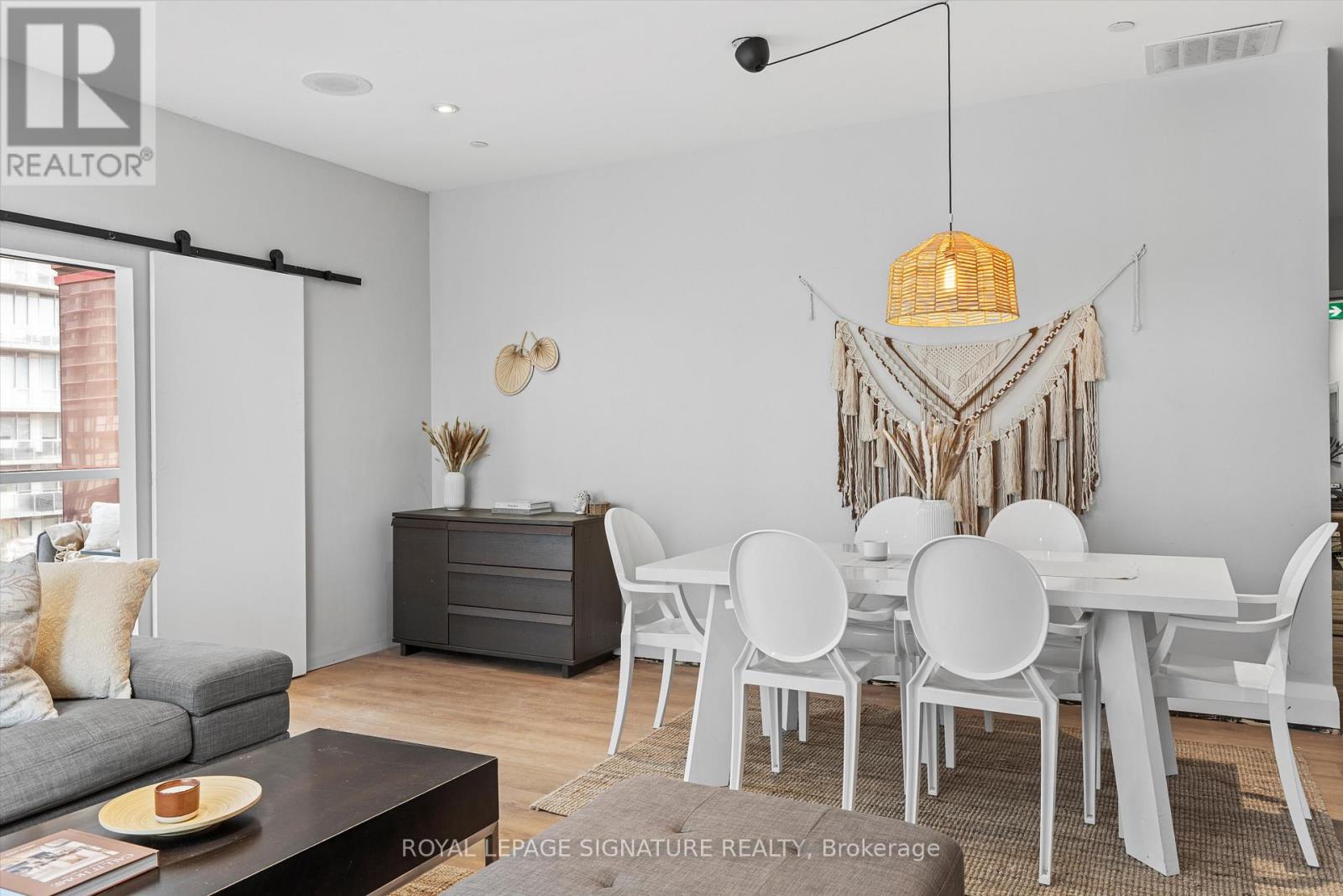 1201 - 393 King Street W, Toronto, Ontario  M5V 3G8 - Photo 5 - C12699970