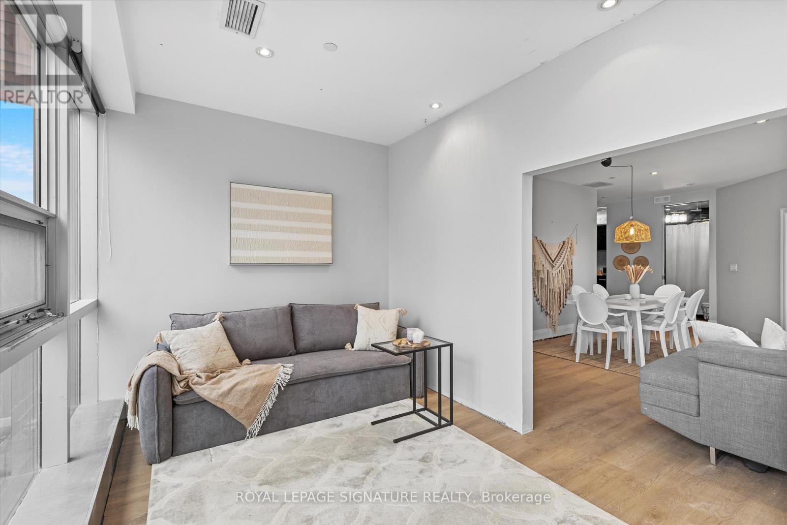 1201 - 393 King Street W, Toronto, Ontario  M5V 3G8 - Photo 12 - C12699996