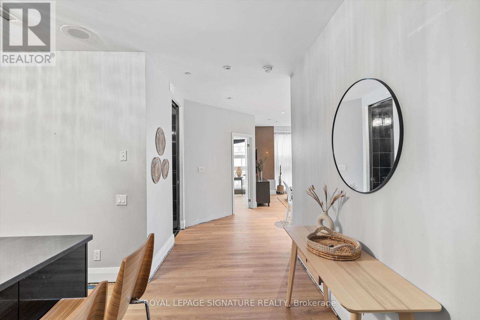 1201 - 393 King Street W, Toronto, Ontario  M5V 3G8 - Photo 4 - C12699996