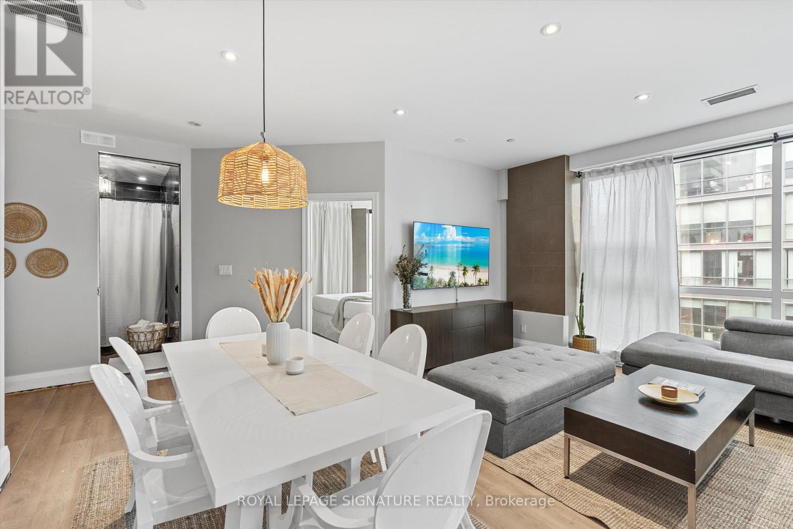 1201 - 393 King Street W, Toronto, Ontario  M5V 3G8 - Photo 7 - C12699996