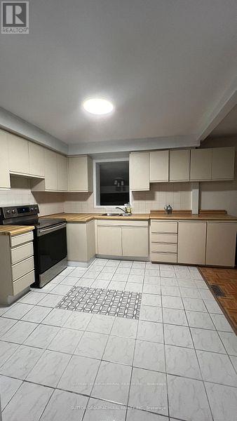 35 Verwood Avenue, Toronto, Ontario  M3H 2K6 - Photo 4 - C12700060