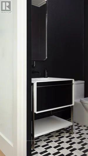 599 Castlefield Avenue, Toronto, Ontario  M5N 1L9 - Photo 10 - C12700102