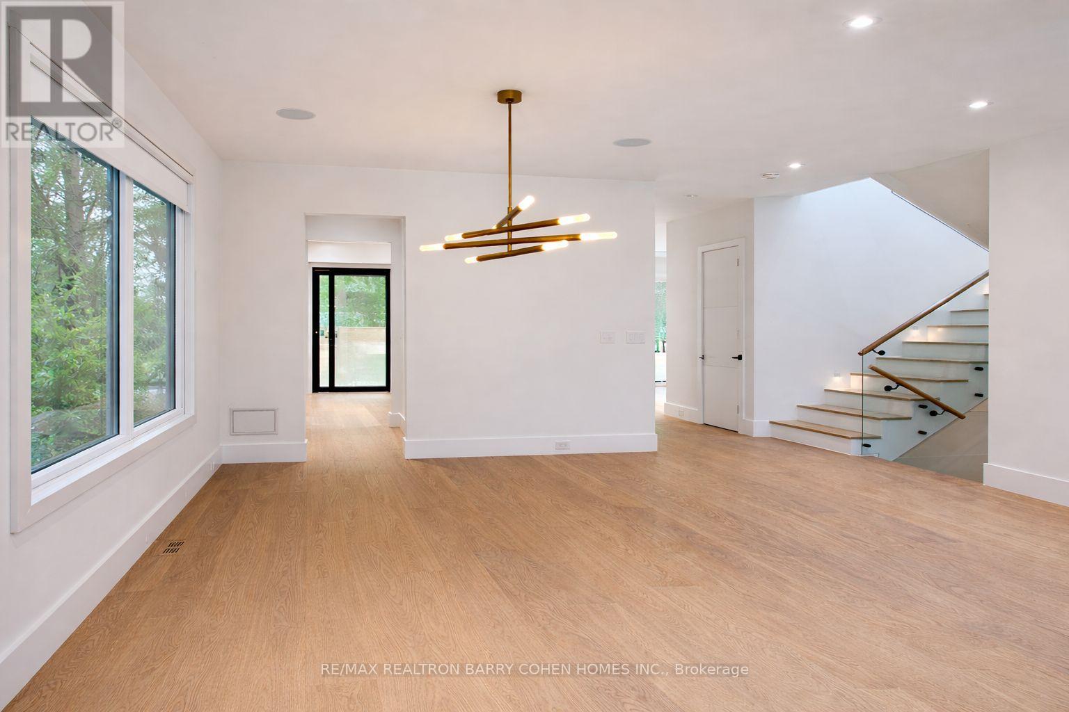 599 Castlefield Avenue, Toronto, Ontario  M5N 1L9 - Photo 5 - C12700102