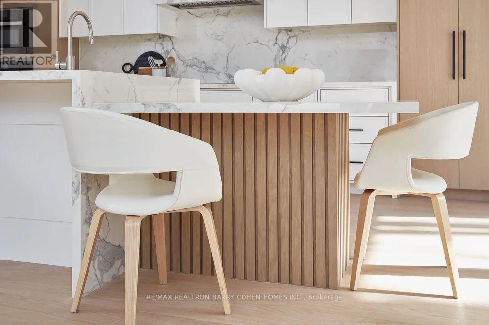 599 Castlefield Avenue, Toronto, Ontario  M5N 1L9 - Photo 9 - C12700102