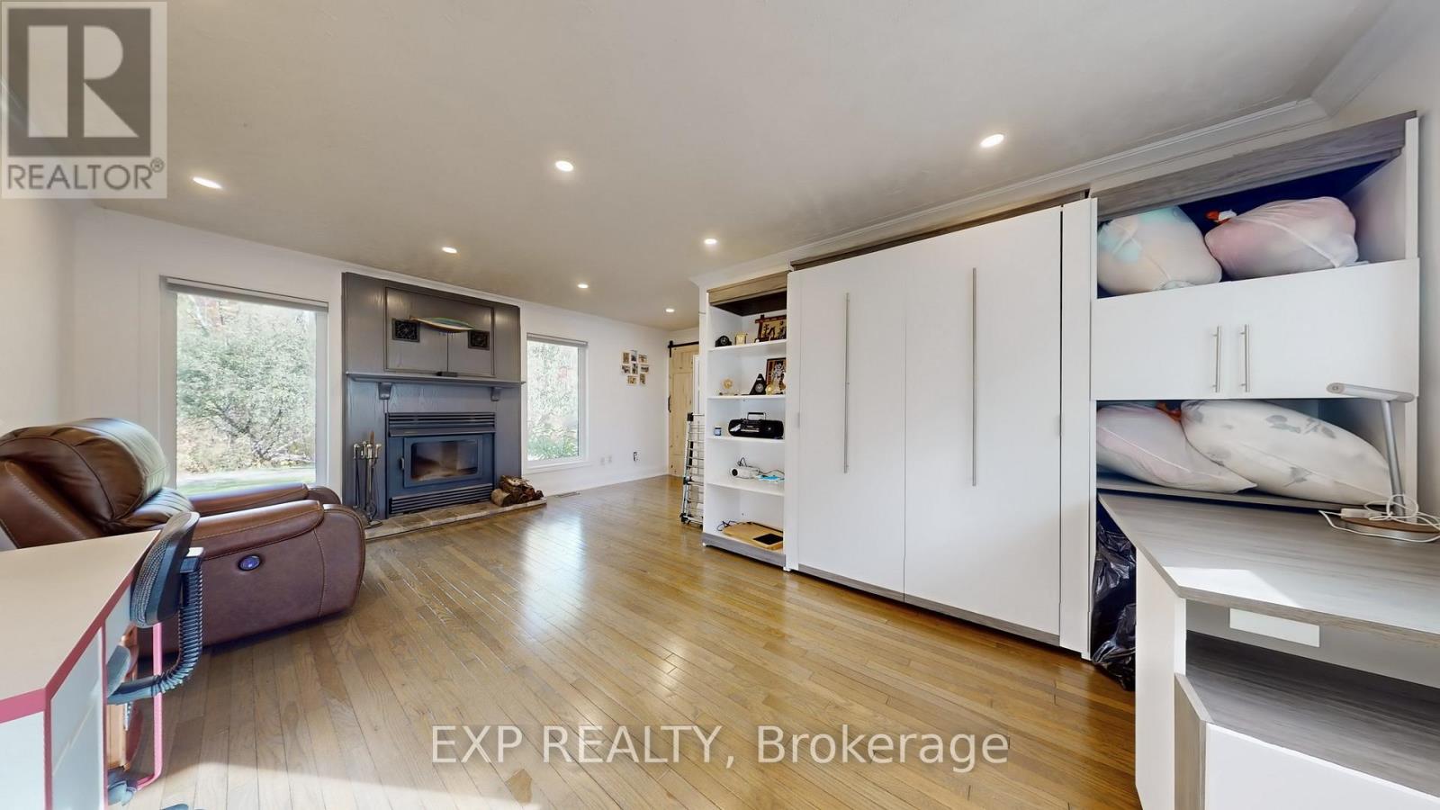 24762 Weirs Side Road, Georgina, Ontario  L0E 1N0 - Photo 14 - N12457198