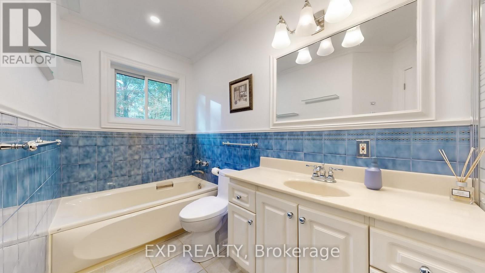 24762 Weirs Side Road, Georgina, Ontario  L0E 1N0 - Photo 20 - N12457198