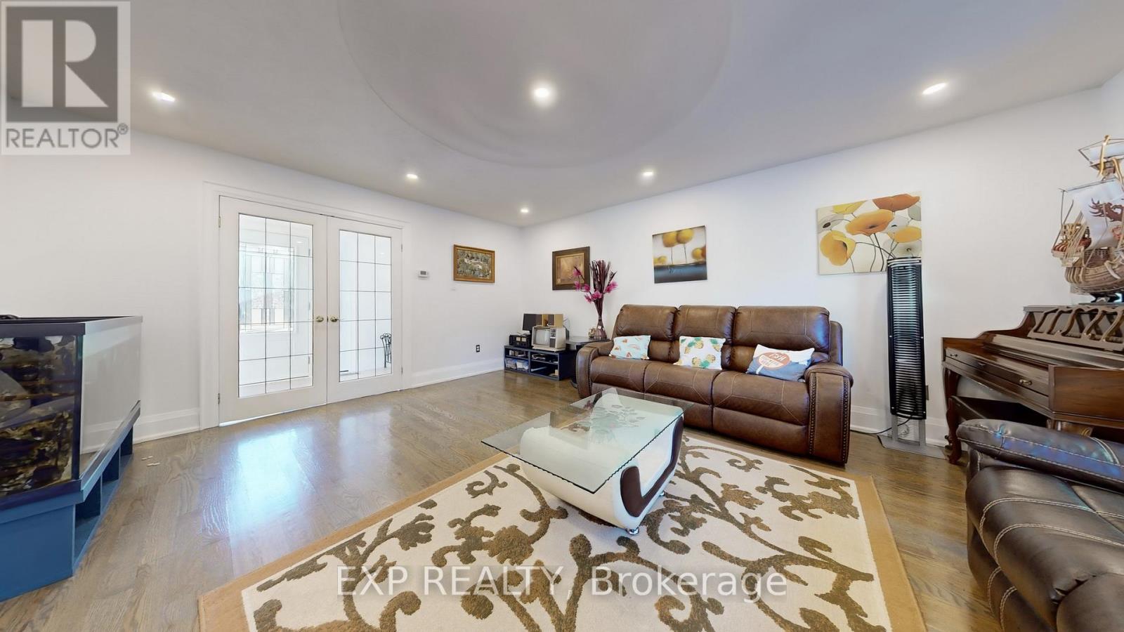 24762 Weirs Side Road, Georgina, Ontario  L0E 1N0 - Photo 5 - N12457198