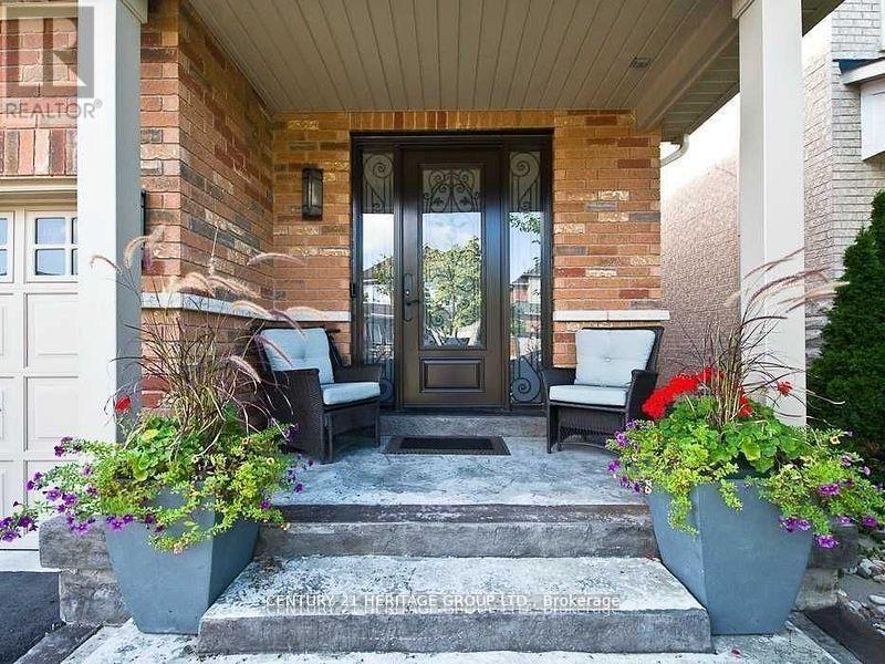 125 Timber Valley Avenue, Richmond Hill, Ontario  L4E 4Z8 - Photo 2 - N12643964