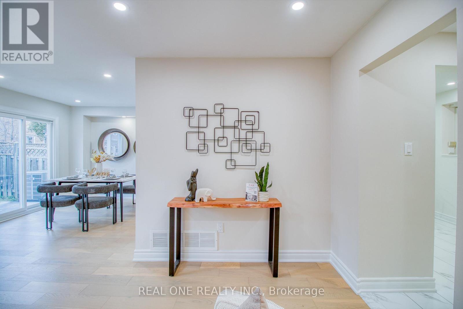 32 Charlton Avenue, Vaughan, Ontario  L4J 6W3 - Photo 13 - N12699882