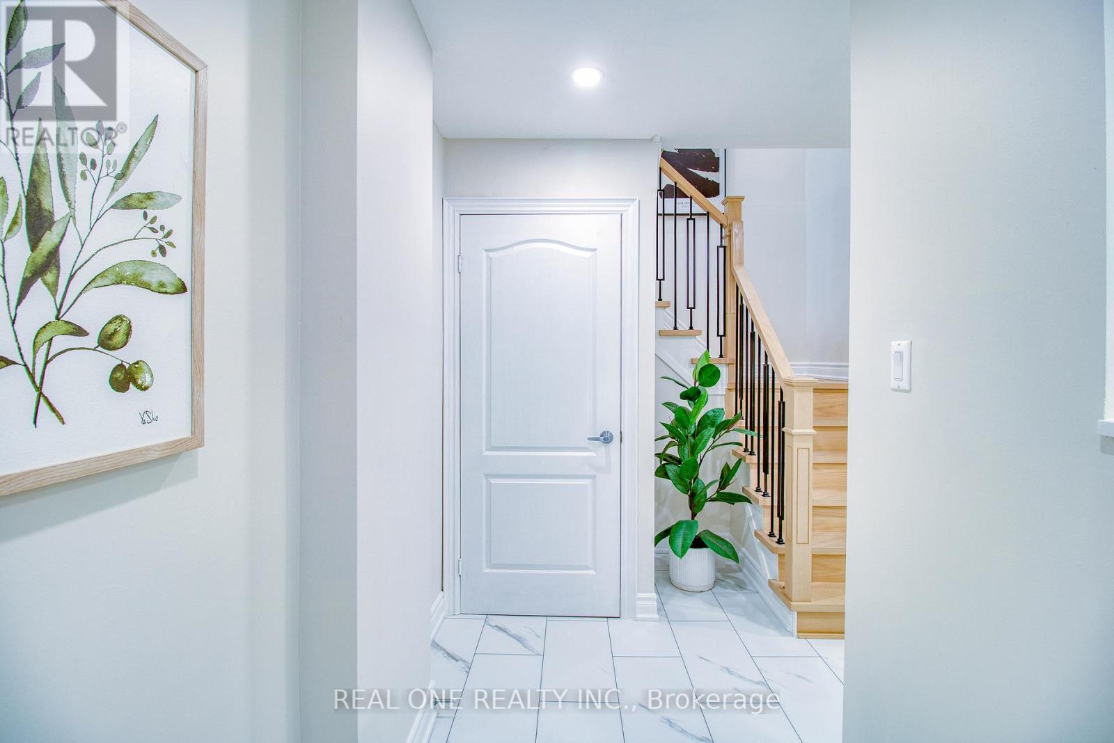 32 Charlton Avenue, Vaughan, Ontario  L4J 6W3 - Photo 7 - N12699882