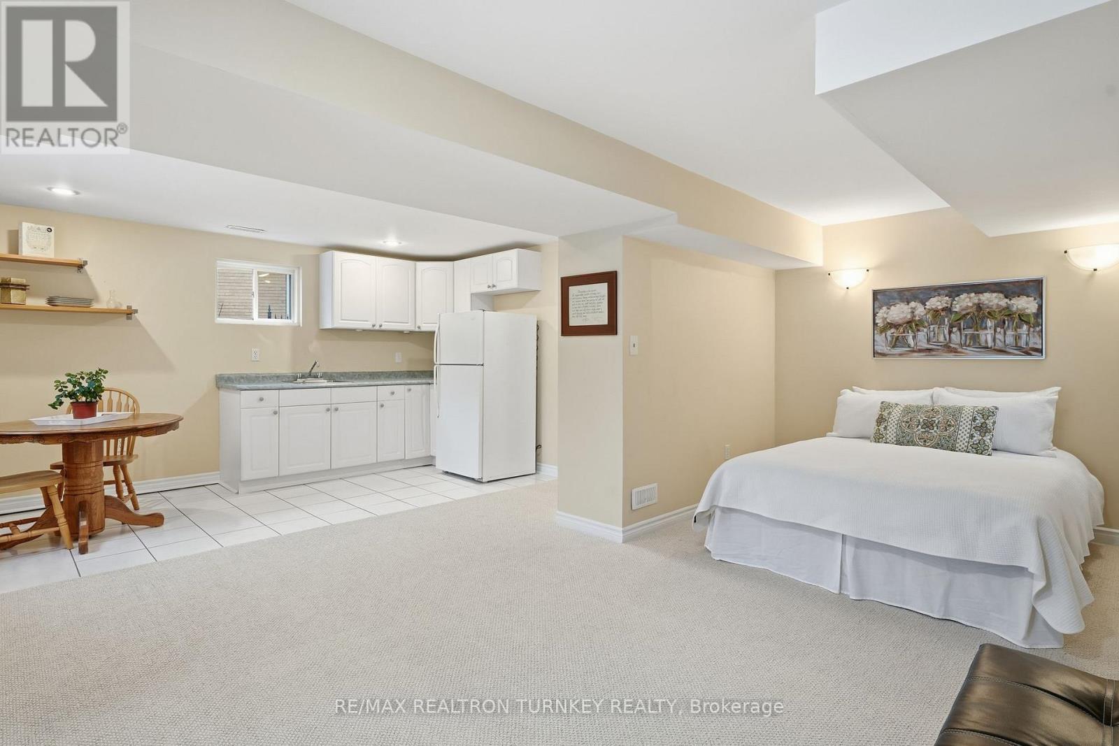 423 Hewitt Circle, Newmarket, Ontario  L3X 2L9 - Photo 23 - N12699984