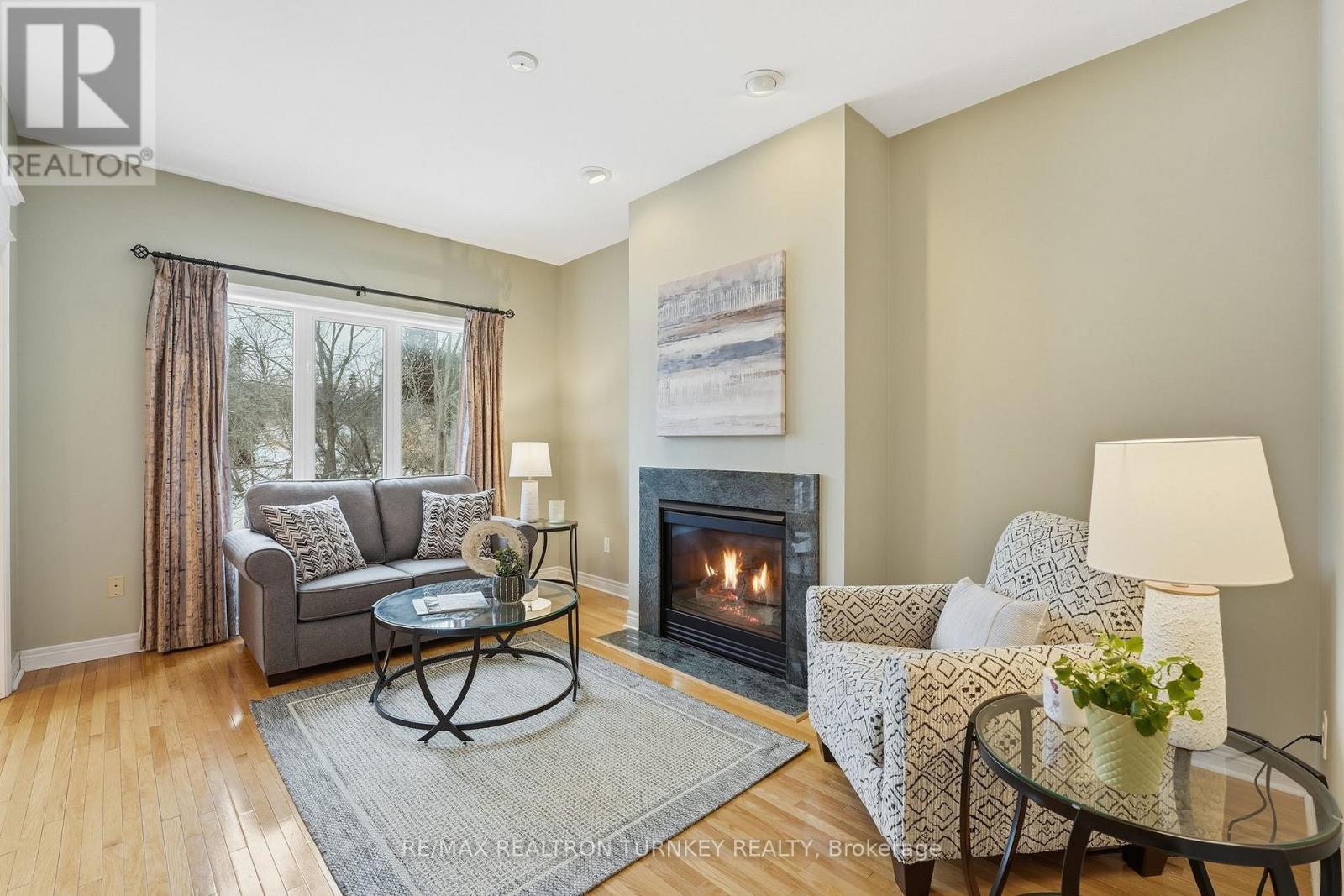 423 Hewitt Circle, Newmarket, Ontario  L3X 2L9 - Photo 7 - N12699984