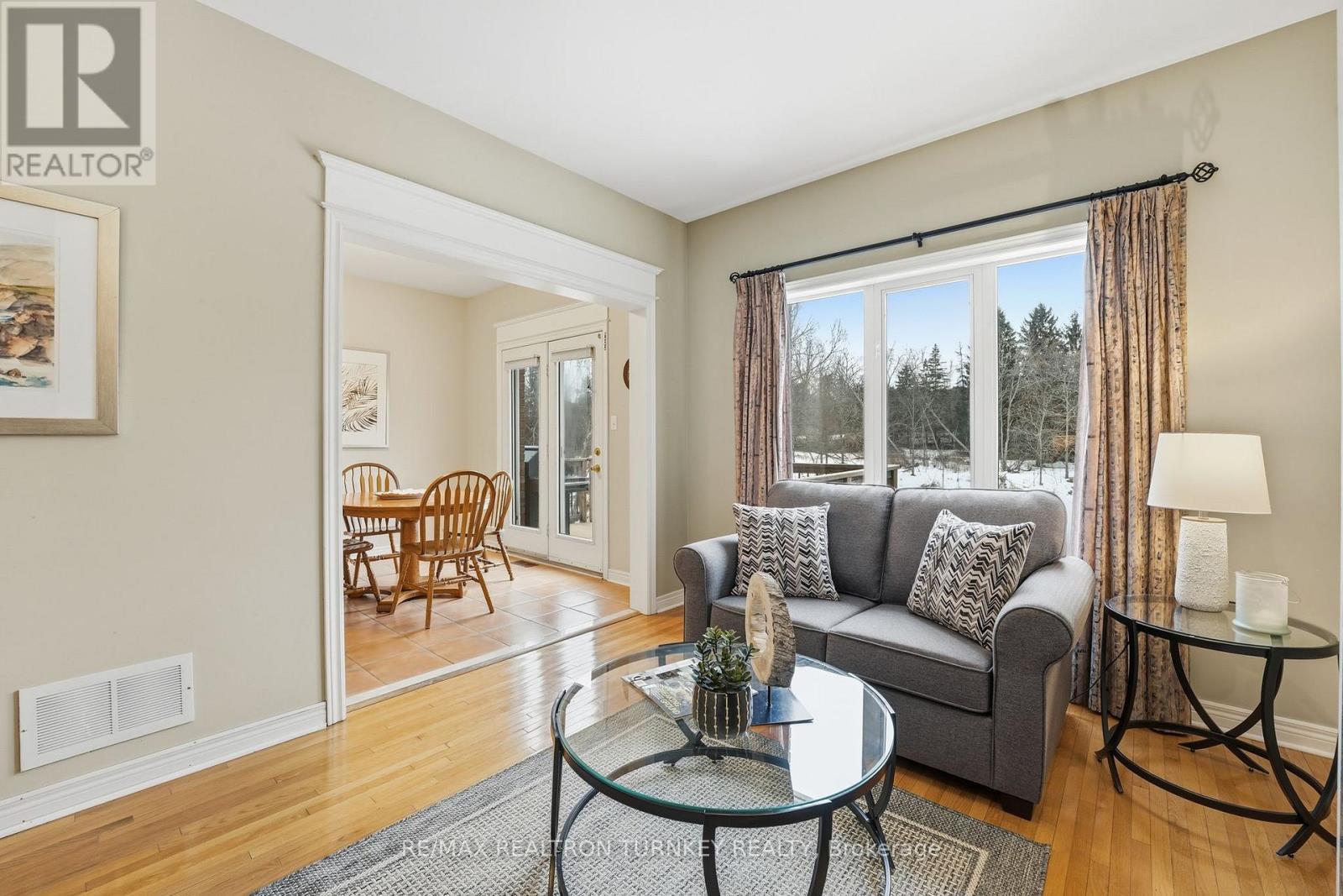 423 Hewitt Circle, Newmarket, Ontario  L3X 2L9 - Photo 9 - N12699984