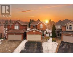 423 HEWITT CIRCLE, Newmarket, Ontario