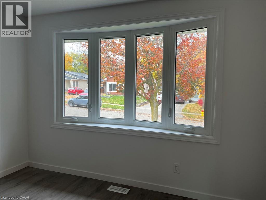 121 Markwood Drive, Kitchener, Ontario  N2M 2H3 - Photo 3 - 40798751