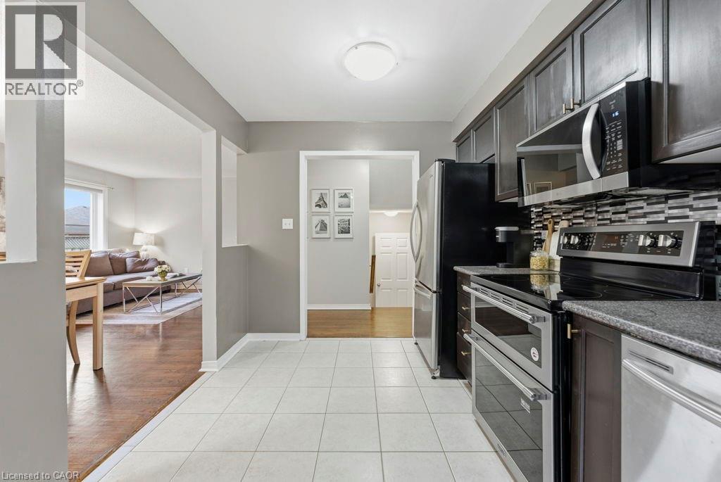 31 Four Winds Drive, Whitby, Ontario  L1N 9R8 - Photo 15 - 40798731