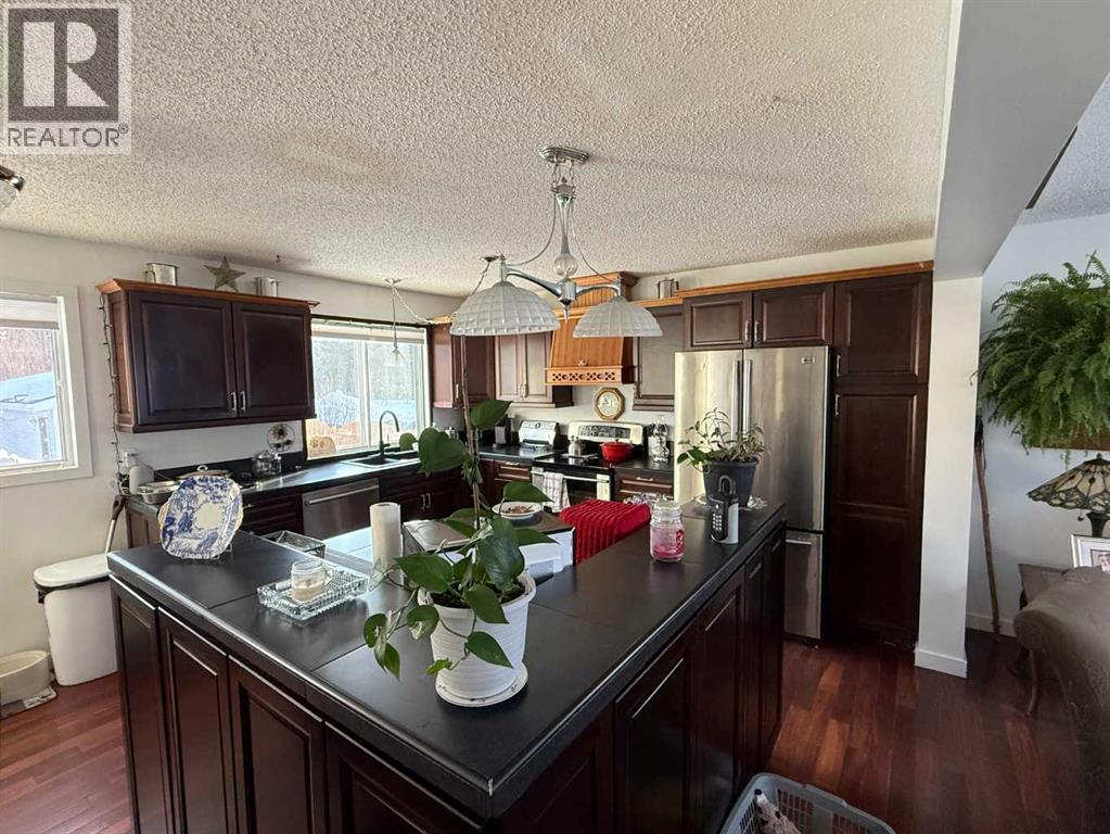 57 Hillside Crescent, Swan Hills, Alberta  T0G 2C0 - Photo 3 - A2279017