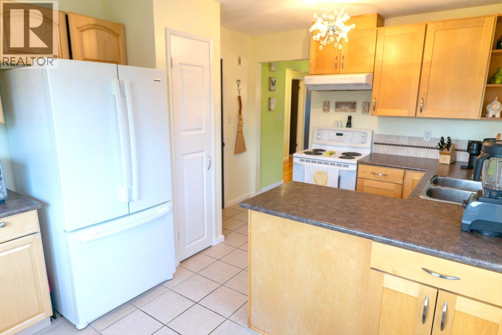 21776 Mountainview Crescent, Maple Ridge, British Columbia  V2X 3V1 - Photo 11 - R3075339