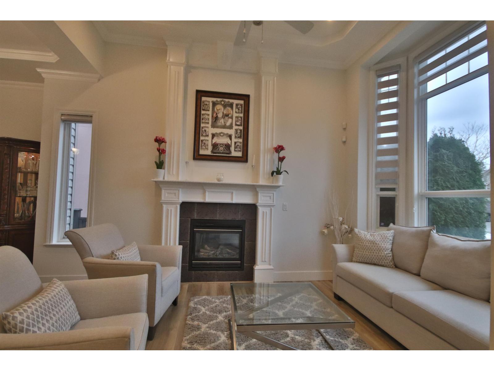 14486 74a Avenue, Surrey, British Columbia  V3S 0S3 - Photo 3 - R3079251