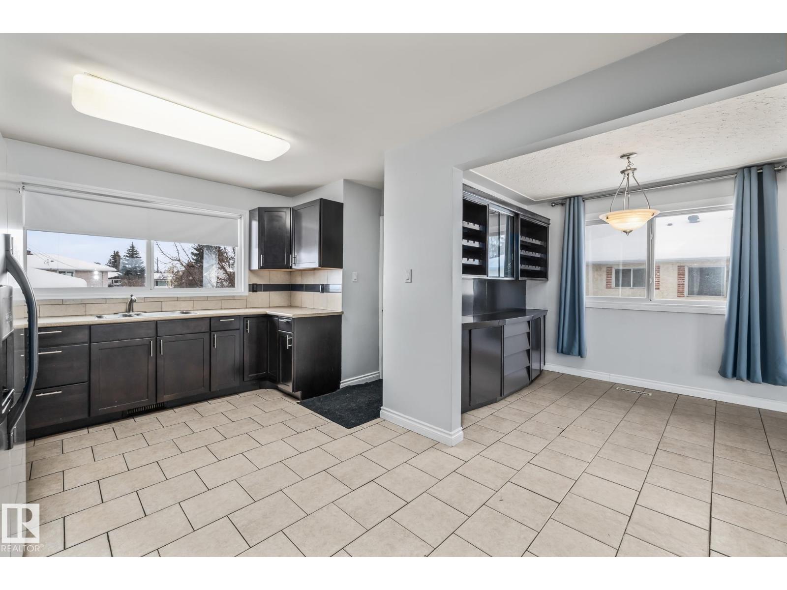 12903/12905 96 St Nw, Edmonton, Alberta  T5E 4B2 - Photo 13 - E4470162