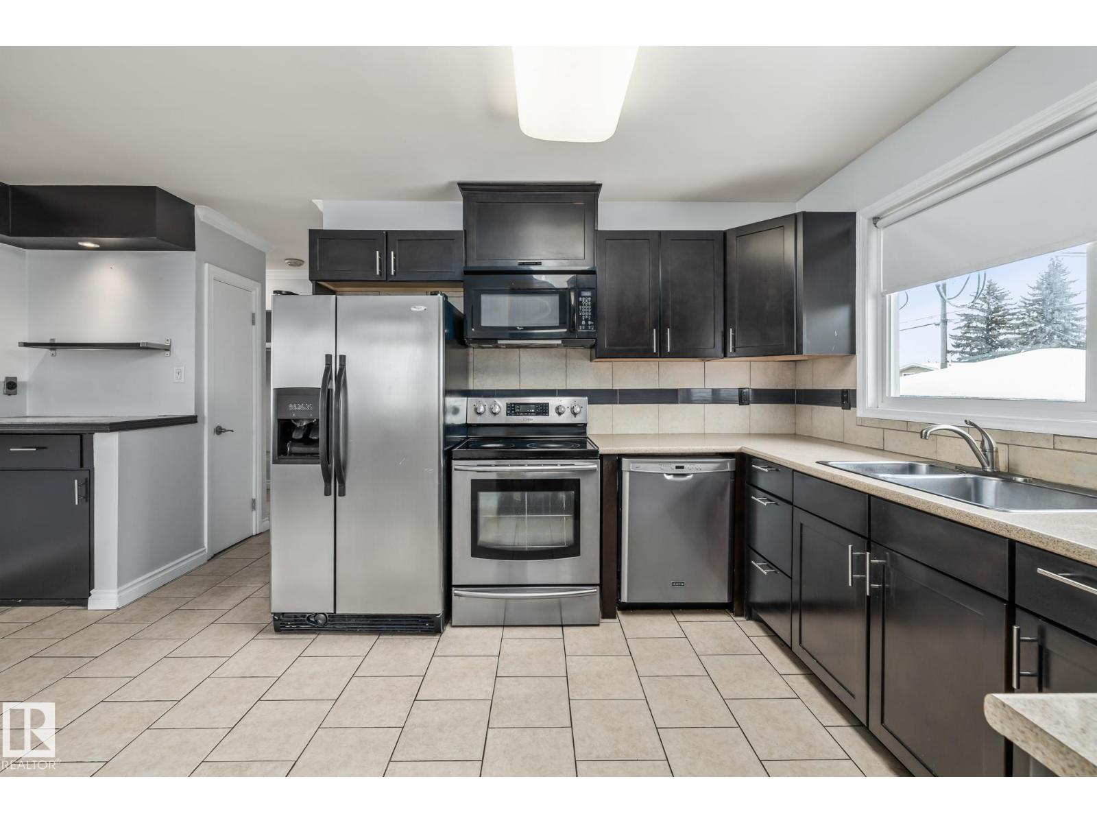 12903/12905 96 St Nw, Edmonton, Alberta  T5E 4B2 - Photo 15 - E4470162