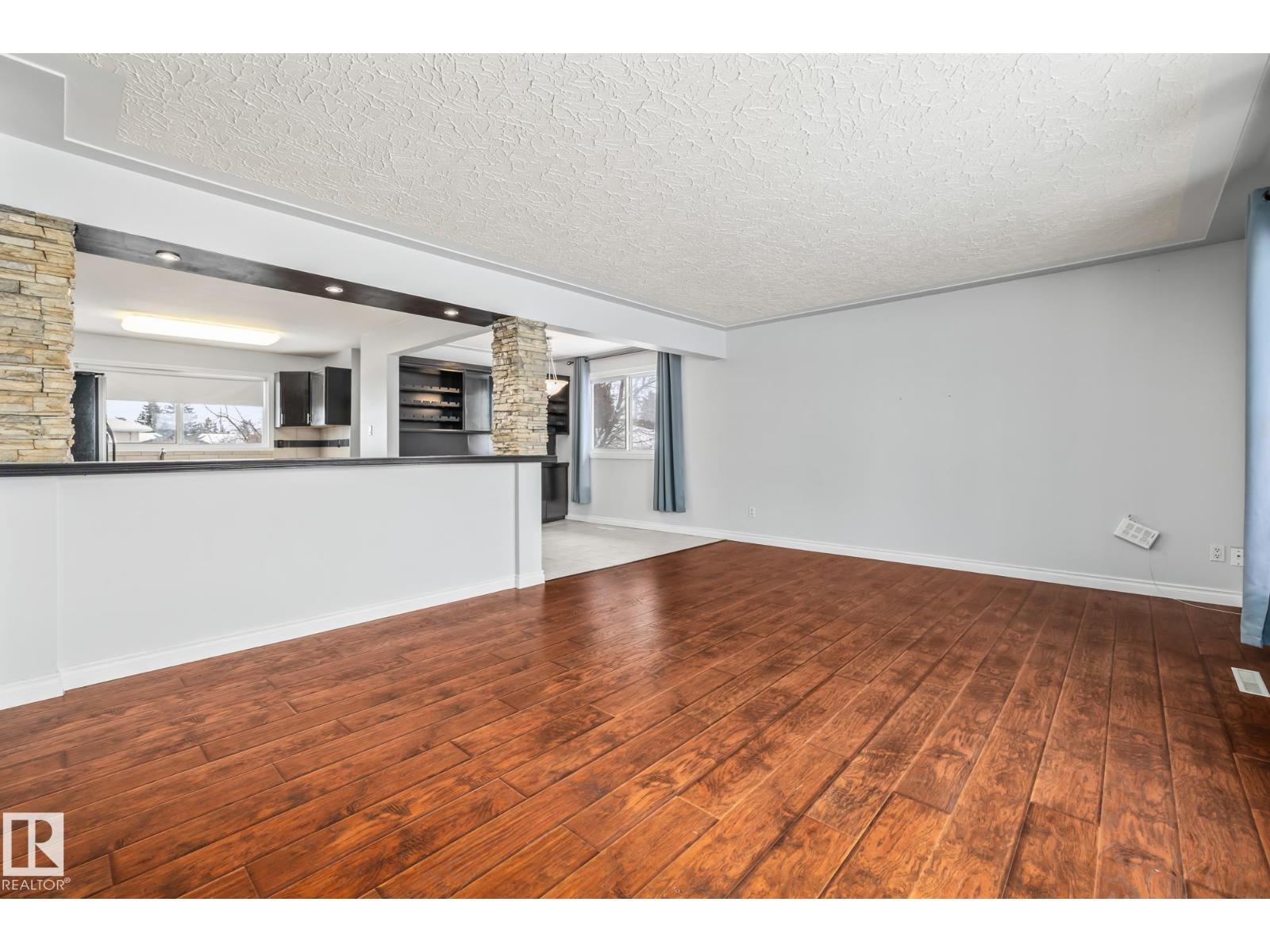 12903/12905 96 St Nw, Edmonton, Alberta  T5E 4B2 - Photo 7 - E4470162