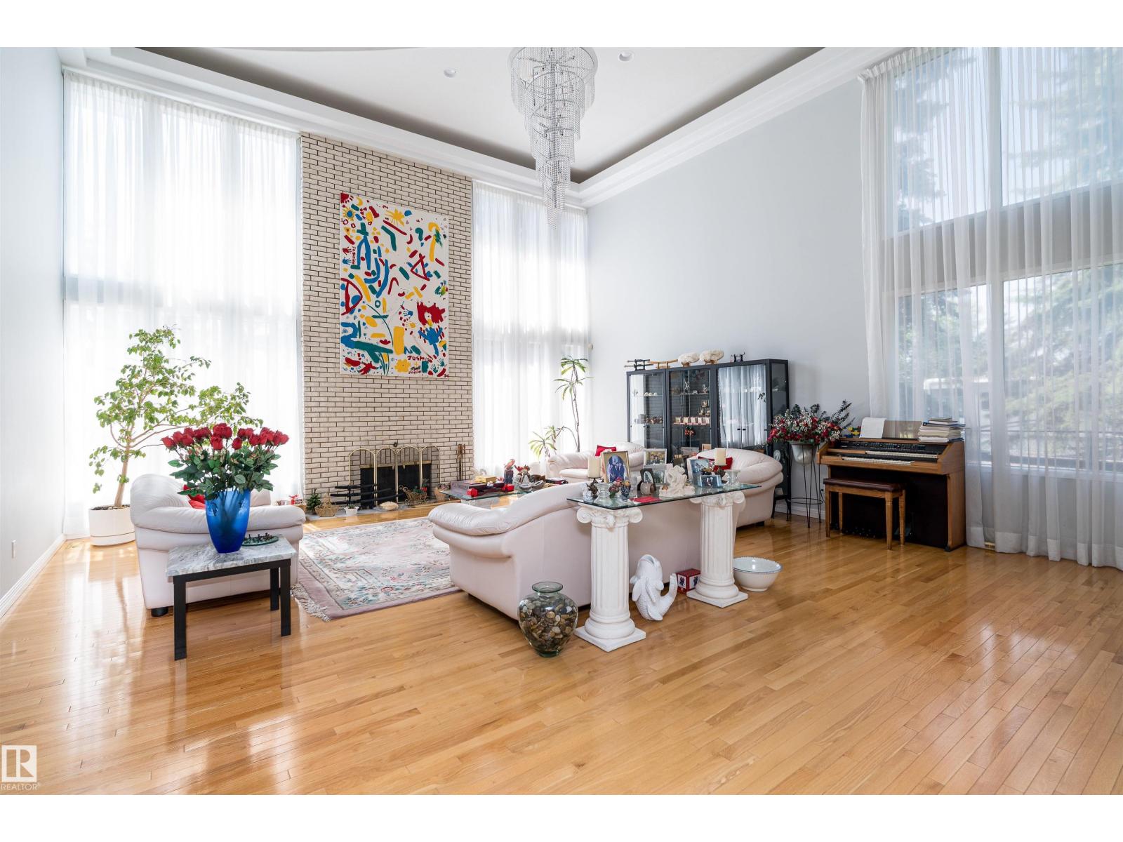 10812 5 Av Sw, Edmonton, Alberta  T6W 1A2 - Photo 4 - E4470163