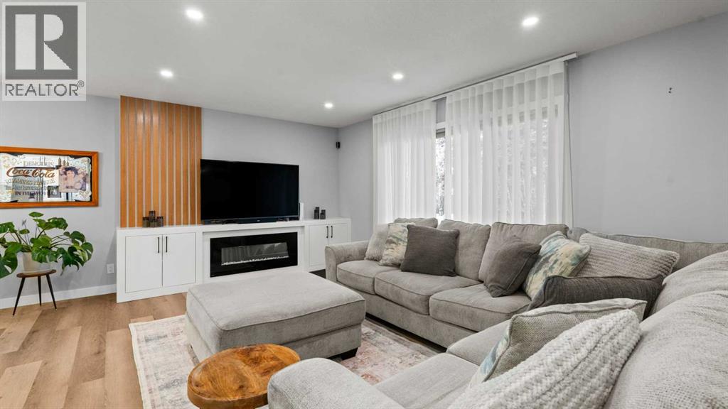 7036 Silverview Road Nw, Calgary, Alberta  T3B 3M1 - Photo 5 - A2278779