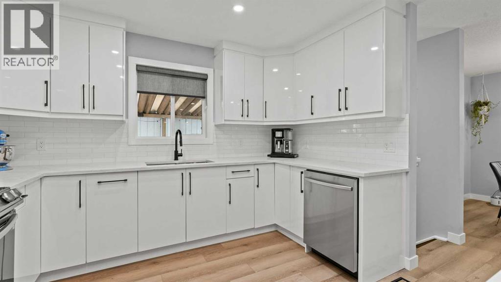 7036 Silverview Road Nw, Calgary, Alberta  T3B 3M1 - Photo 12 - A2278779