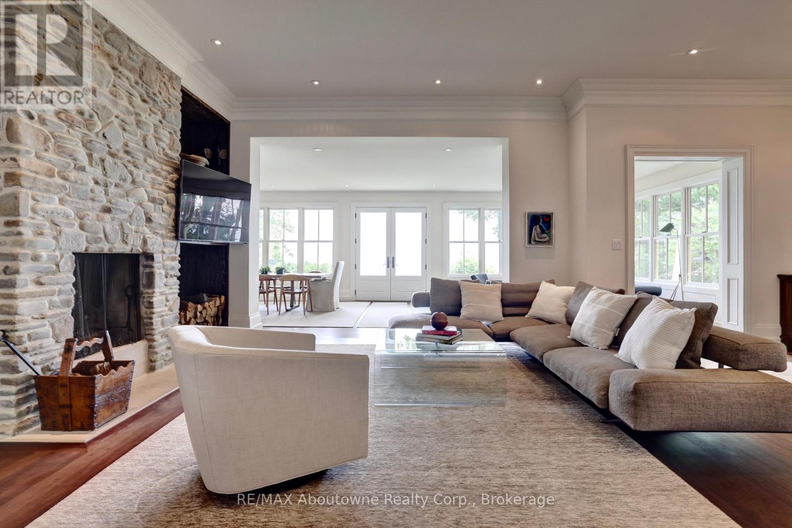 350 King Street, Oakville, Ontario  L6J 1C2 - Photo 19 - W12698652