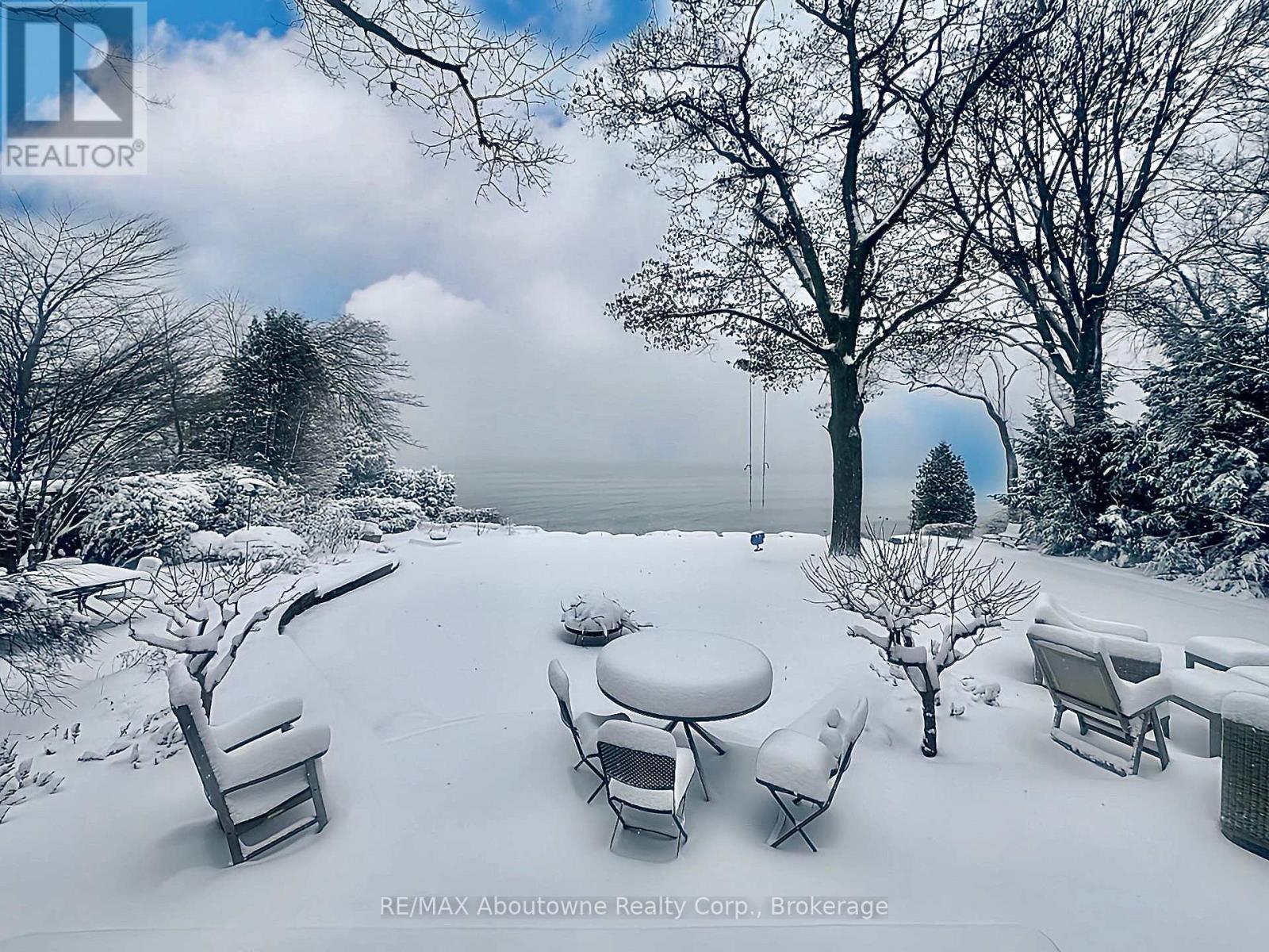 350 King Street, Oakville, Ontario  L6J 1C2 - Photo 2 - W12698652