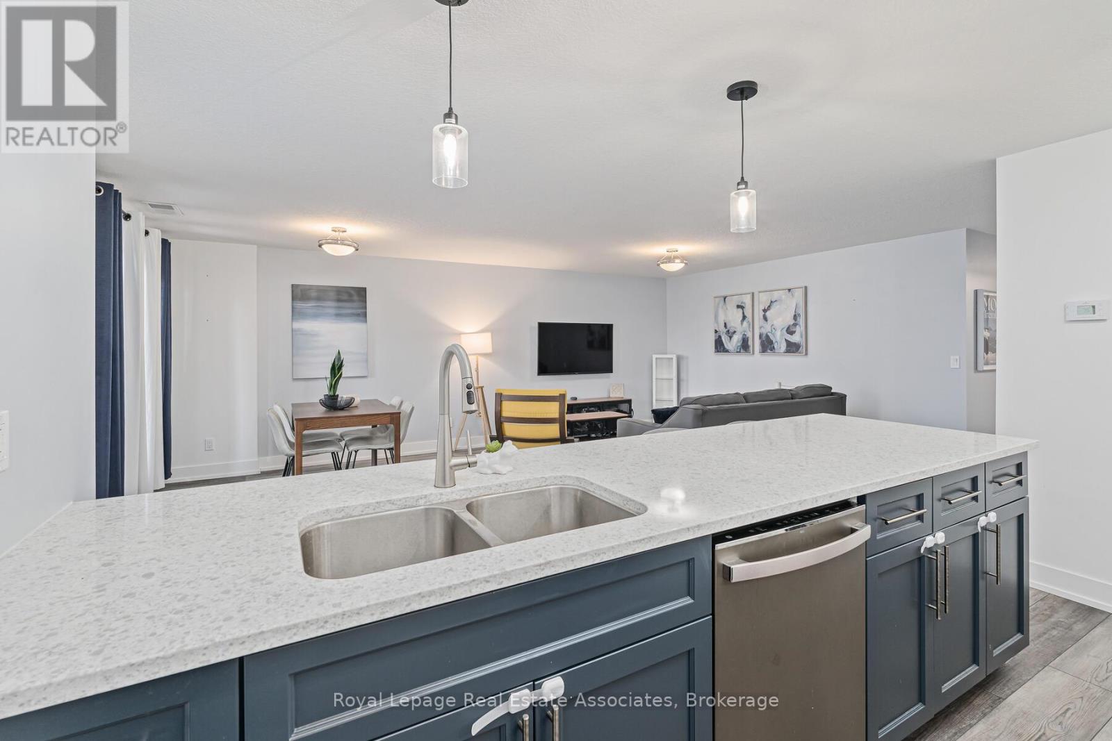 102 - 17 Centre Street, Orangeville, Ontario  L9W 7S6 - Photo 12 - W12699928