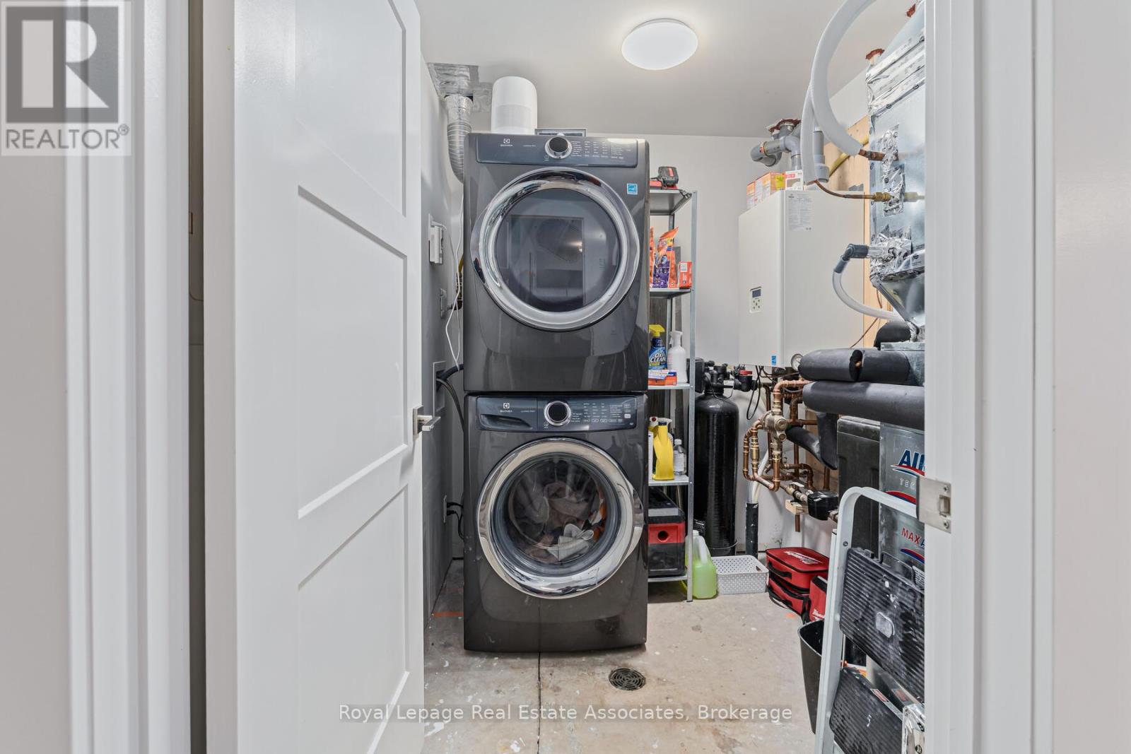 102 - 17 Centre Street, Orangeville, Ontario  L9W 7S6 - Photo 26 - W12699928