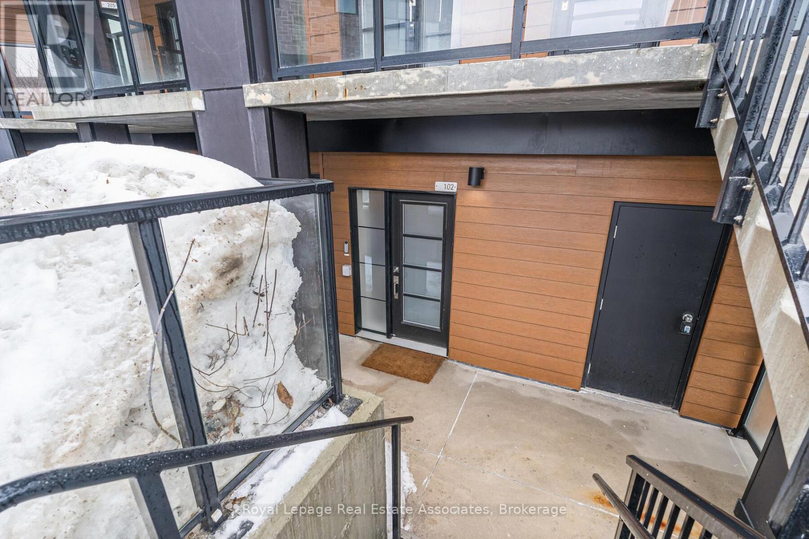 102 - 17 Centre Street, Orangeville, Ontario  L9W 7S6 - Photo 5 - W12699928