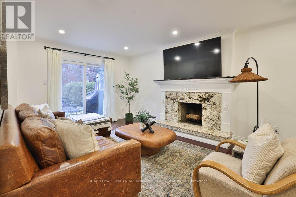 1863 Friar Tuck Court, Mississauga, Ontario  L5K 2L4 - Photo 12 - W12699938