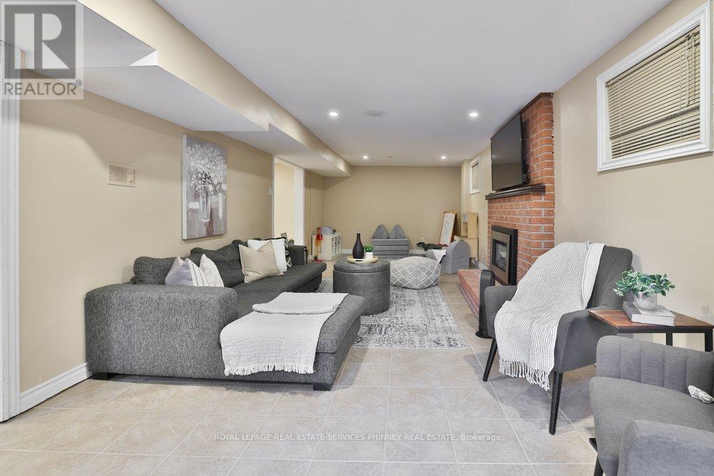 1863 Friar Tuck Court, Mississauga, Ontario  L5K 2L4 - Photo 26 - W12699938