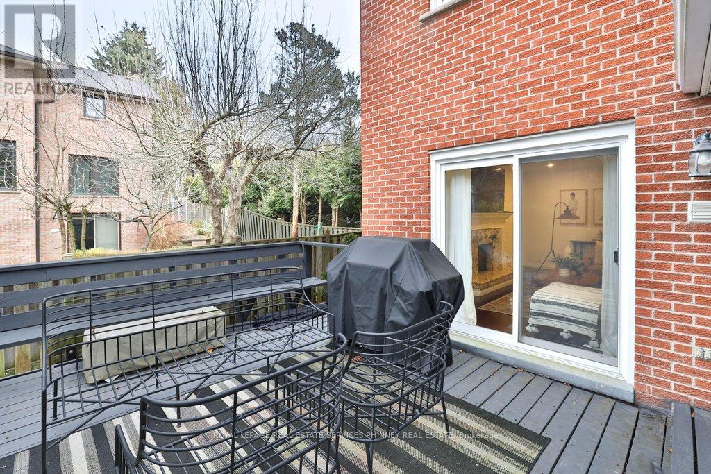 1863 Friar Tuck Court, Mississauga, Ontario  L5K 2L4 - Photo 31 - W12699938