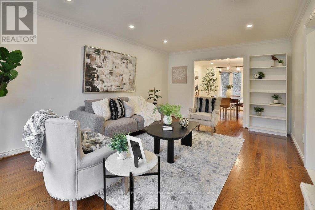 1863 Friar Tuck Court, Mississauga, Ontario  L5K 2L4 - Photo 5 - W12699938