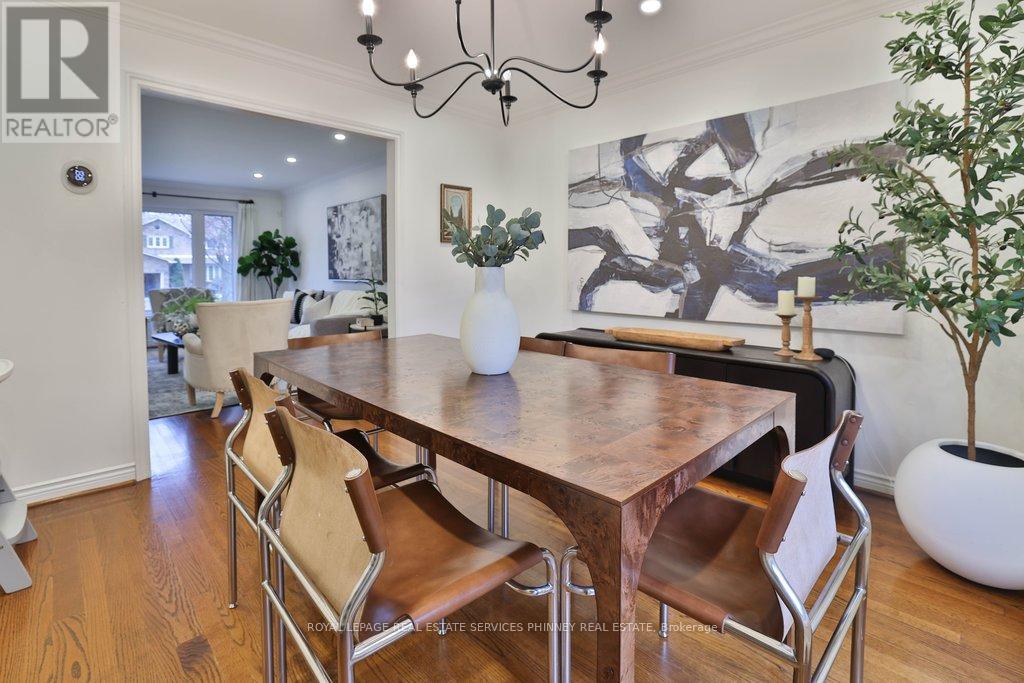 1863 Friar Tuck Court, Mississauga, Ontario  L5K 2L4 - Photo 7 - W12699938