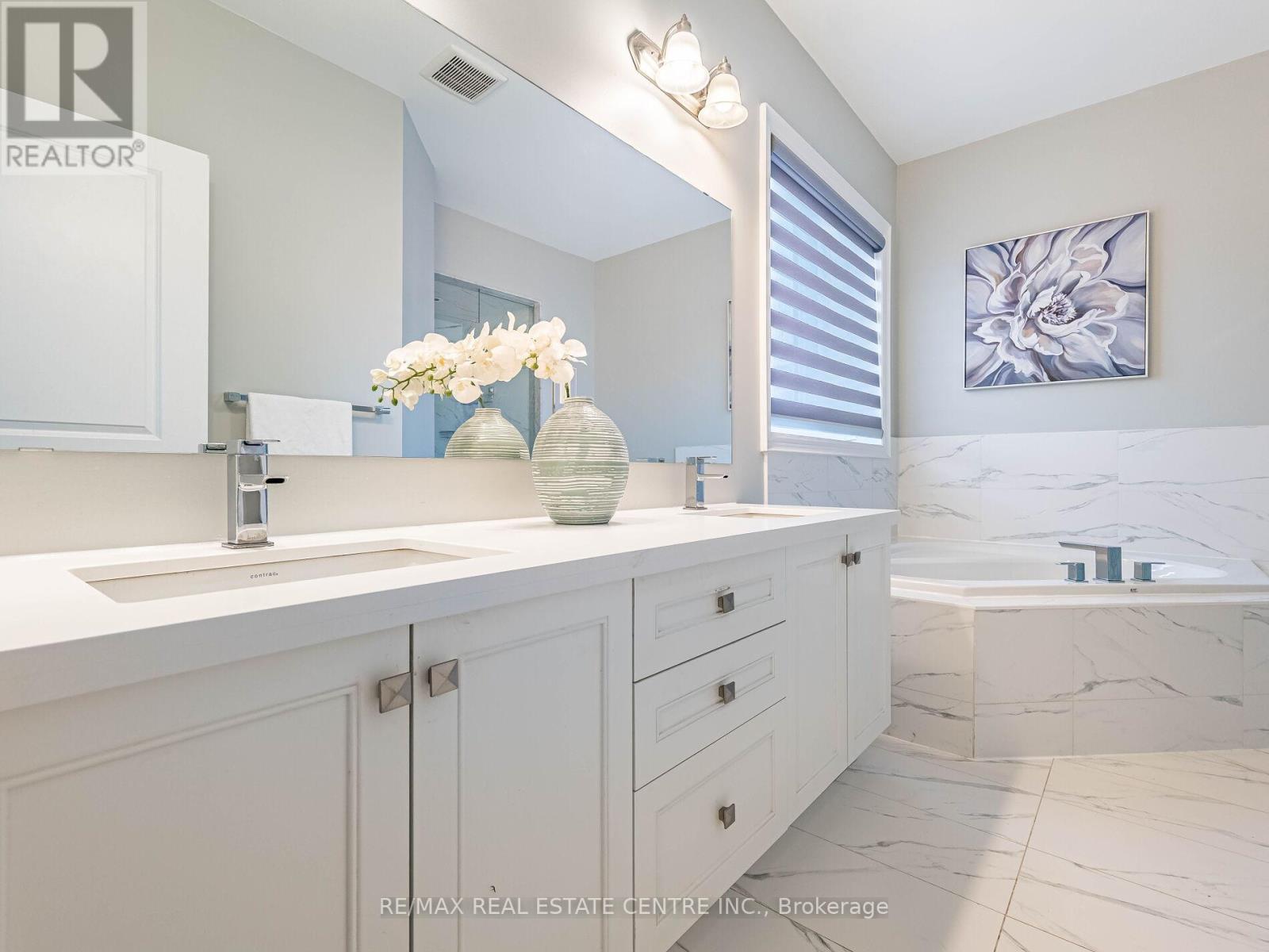 3253 Mintwood Circle, Oakville, Ontario  L6H 7C3 - Photo 31 - W12699948