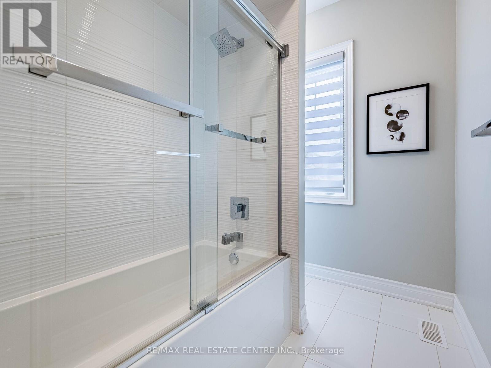 3253 Mintwood Circle, Oakville, Ontario  L6H 7C3 - Photo 39 - W12699948