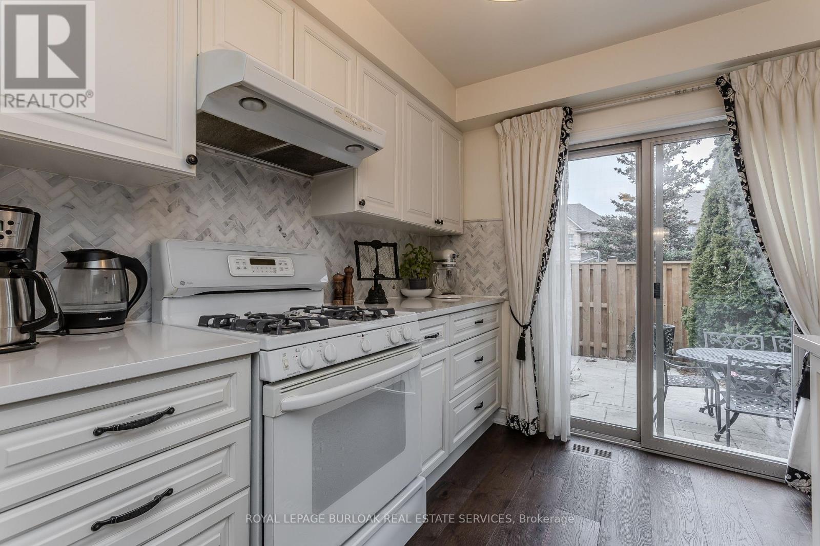 35 - 1283 Blanshard Drive, Burlington, Ontario  L7M 4T9 - Photo 10 - W12700012