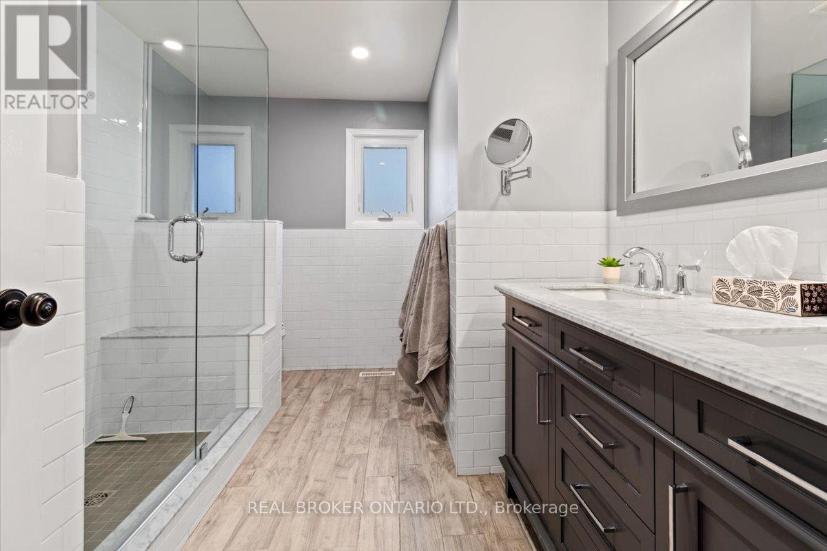 3182 Tania Crescent, Burlington, Ontario  L7M 3M7 - Photo 19 - W12700030